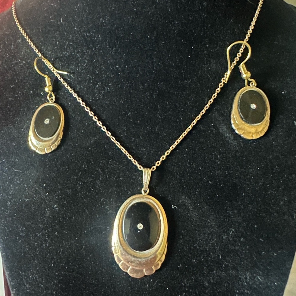 Elegant Brass and Black Jewelry Set